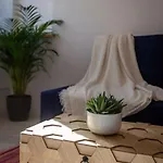 Chic Loft With Garden, Sleeps 4 Oporto