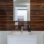 Chic Loft With Garden, Sleeps 4 Διαμέρισμα *