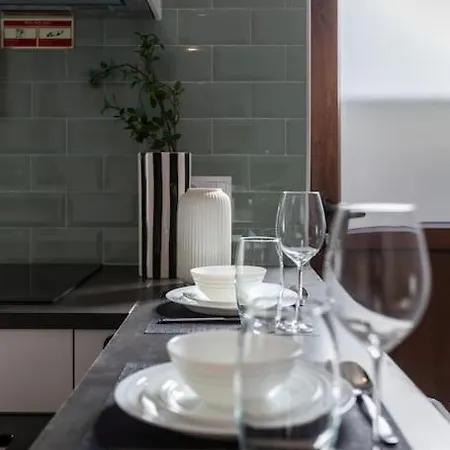 Apartamento Chic Loft With Garden, Sleeps 4