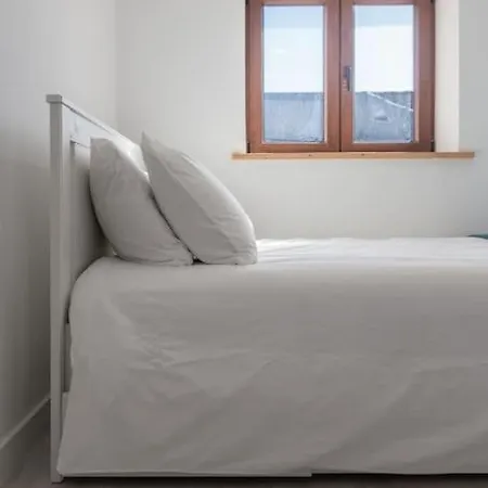 Apartamento Chic Loft With Garden, Sleeps 4 *