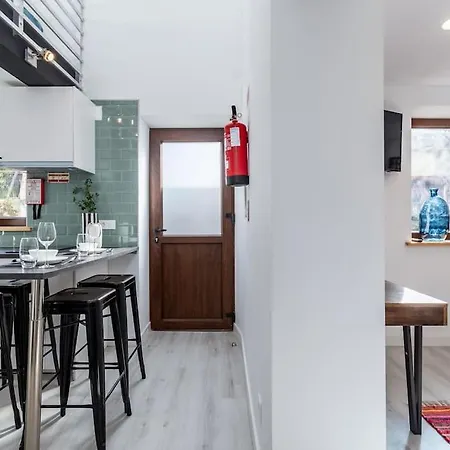 Apartamento Chic Loft With Garden, Sleeps 4 *