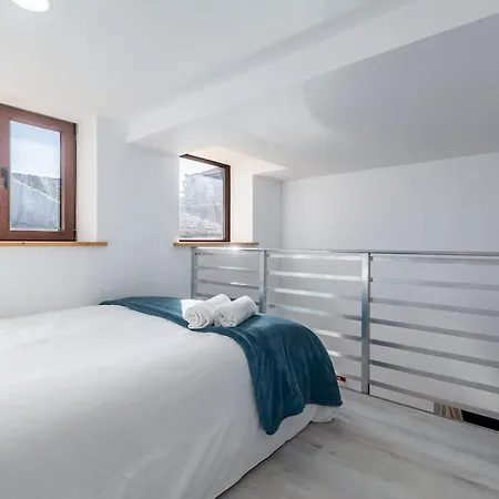 Apartmán Chic Loft With Garden, Sleeps 4