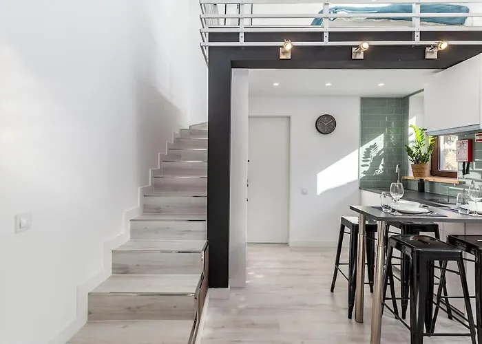 Apartment Chic Loft With Garden, Sleeps 4