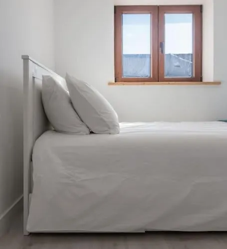 Appartement Chic Loft With Garden, Sleeps 4 *