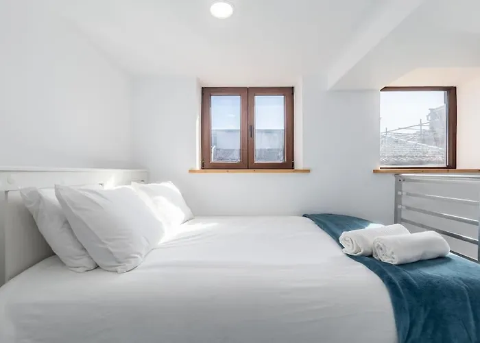 Διαμέρισμα Chic Loft With Garden, Sleeps 4