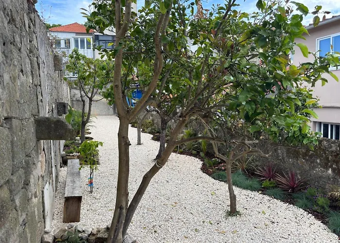 Chic Loft With Garden, Sleeps 4 Πόρτο