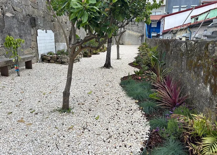 Chic Loft With Garden, Sleeps 4 * Πόρτο