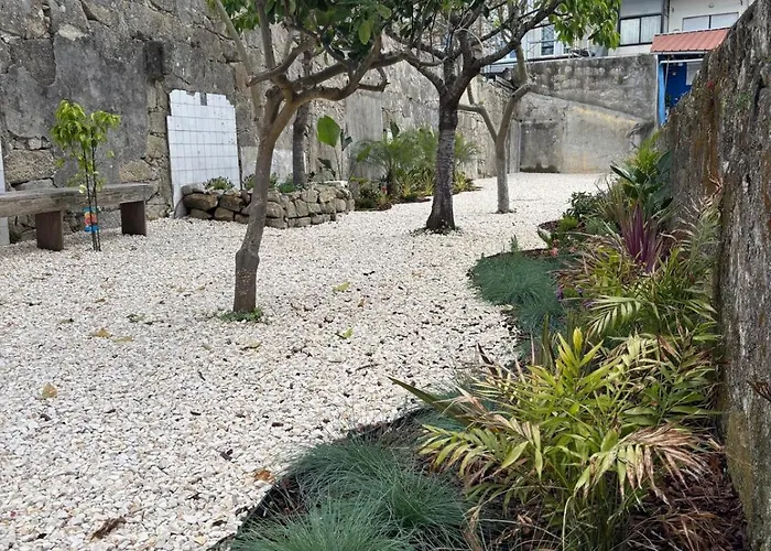 Διαμέρισμα Chic Loft With Garden, Sleeps 4 *