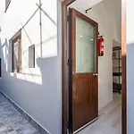 Chic Loft With Garden, Sleeps 4