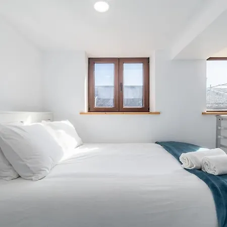 شقة Chic Loft With Garden, Sleeps 4