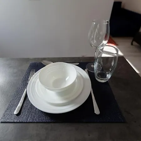 Chic Loft With Garden, Sleeps 4 Appartamento Oporto