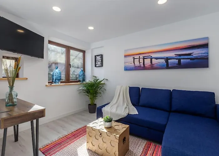 شقة Chic Loft With Garden, Sleeps 4 *