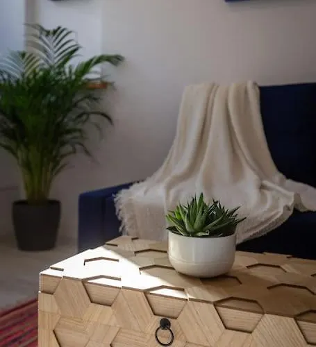 Chic Loft With Garden, Sleeps 4 بورتو