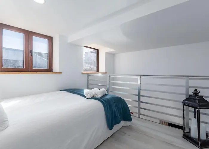 شقة Chic Loft With Garden, Sleeps 4