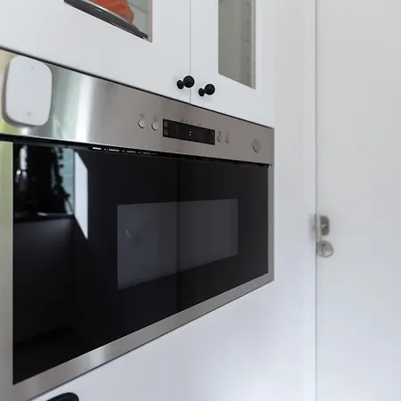 Chic Loft With Garden, Sleeps 4 * Porto