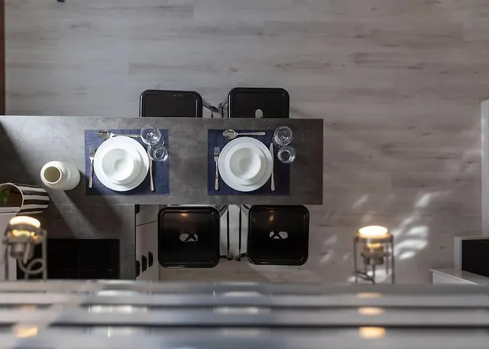 Chic Loft With Garden, Sleeps 4